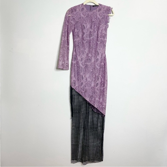 Femme D’armes Maupin Fleur De Lis Single Sleeve Gown with Netting Skirt - Picture 2 of 6